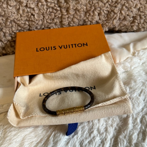 Used good condition Louis Vuitton bracelet - Picture 1 of 2